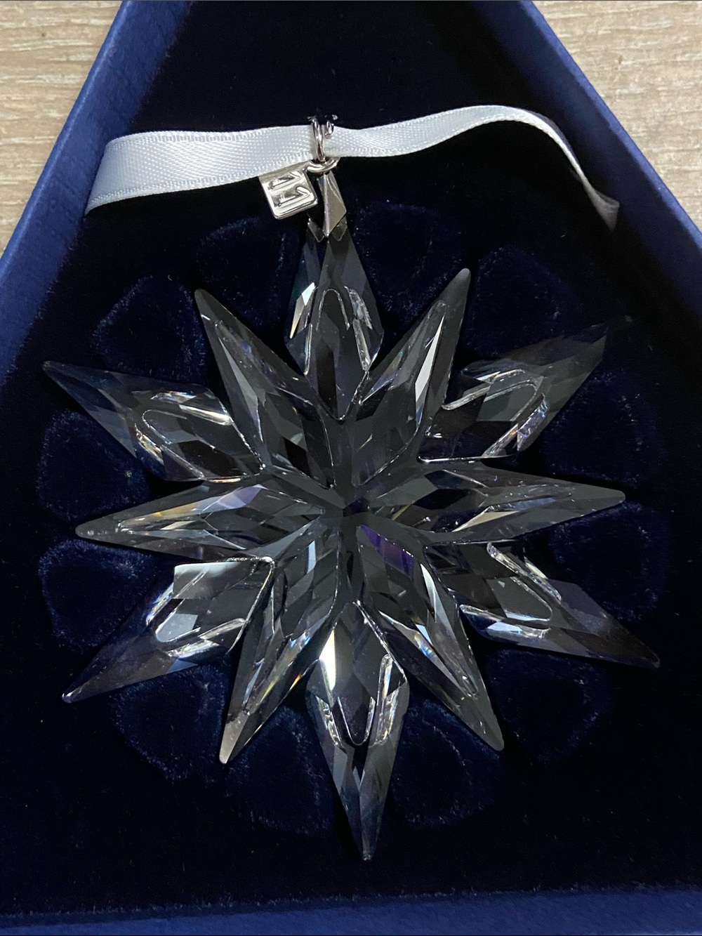 Swarovski 2011 Christmas Ornament Snowflake with Box Crystal Snowflake